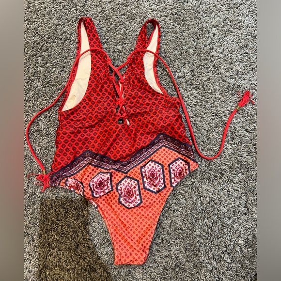 One piece bathing suit from Nordstroms - Picture 3 of 4